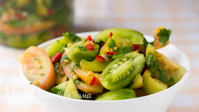 Салат из зеленых помидоров без стерилизации на зиму - пошаговый рецепт с  фото на Повар.ру