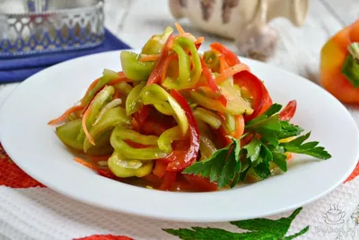 Салат из зеленых помидоров без уксуса - 5 пошаговых фото в рецепте