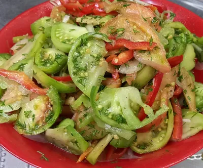 Салат из зелёных помидор на зиму - рецепт автора Lana