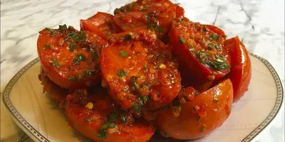 Салат из зеленых помидор, рецепт | FoodOboz