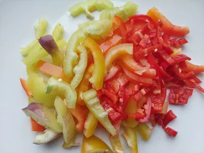 Острый салат из зеленых помидор | Зимние рецепты, Зеленые помидоры, Идеи  для блюд