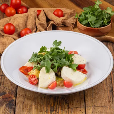 Салат с помидорами и моцареллой - покроковий рецепт з фото. Автор рецепта  Светлана . - Cookpad