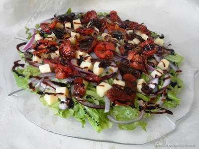 Итальянский салат с вялеными помидорами - пошаговый рецепт с фото на  Повар.ру