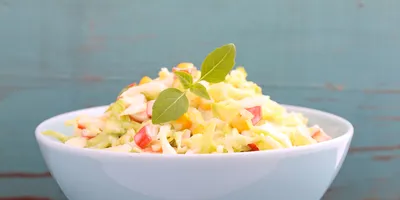 10 лучших салатов с кукурузой - Лайфхакер