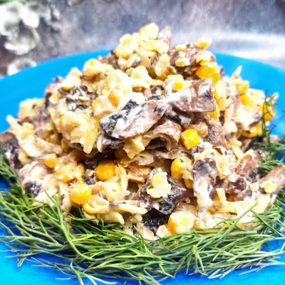 Салат с капустой, огурцами и кукурузой - рецепт с фотографиями - Patee.  Рецепты