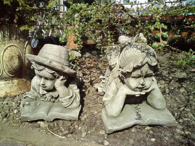 Самодельные фигурки для сада и огорода | Садовые скульптуры, Скульптура,  Распылитель