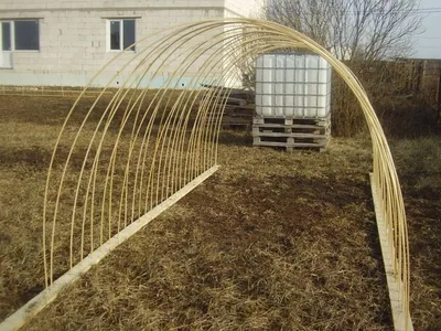 Парник (теплица) для сада и огорода своими руками из стеклопластиковой  арматуры