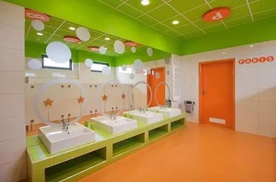 Туалетные кабинки для детского сада в необычном дизайне - фотографии  проекта компании Евростиль