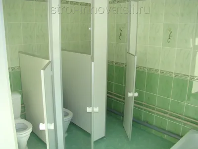 Туалет в ванной комнате детского сада Стоковое Фото - изображение  насчитывающей серия, вода: 114118580