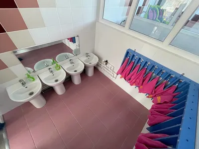 Перегородки в туалете для детского сада: как выбрать и установить