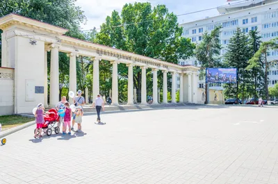 Файл:Botanical garden of Samara State University 1.JPG — Википедия