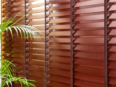 Бамбуковые жалюзи – изюминка в интерьере | Bamboo window shades, Wood  window treatments, Bamboo house design