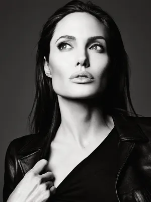 Все лица Анджелины Джоли: уникальные моменты на фото