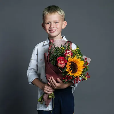 Купить букет из хризантем и роз в ТопФло на 1 сентября с быстрой доставкой  в Москве и МО