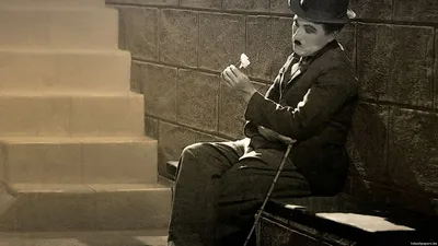 Арт с Чарльзом Чаплином на фотографиях