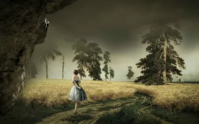 Девушка на дороге леса по цене и смотрит на небе. Стоковое Изображение -  изображение насчитывающей затишье, красивейшее: 179197629