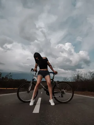 Девушка на велосипеде | Фотосъемка, Велосипедный стиль, Фоточеллендж