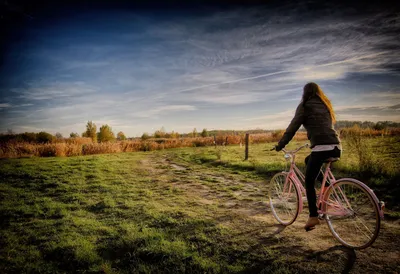 Девушка на велосипеде - обои для рабочего стола, картинки, фото