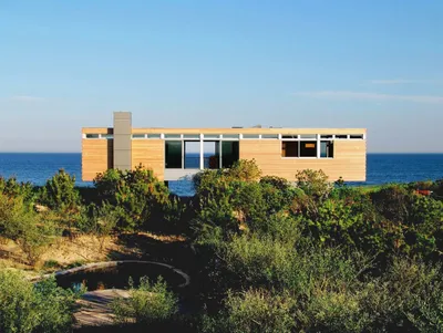Роскошный дом на берегу океана: в гостях у Мэтью Перри | Glamour