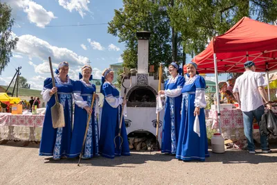 Жанна Андриевская - ЦИРКОВЫЕ ЯРМАРКИ ⠀©️Ярмарка на Руси – особое событие.  Часто на ярмарку ходили не только, чтобы что-то продать, обменять, купить,  но посмотреть на разные диковинки. ⠀Особенно популярными ярмарки стали,  начиная