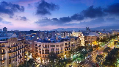 Обои Города Барселона (Испания), обои для рабочего стола, фотографии  города, барселона , испания, облака, здания, улицы Обои для рабочего стола,  скачать обои картинки заставки на рабочий стол.