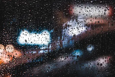 капли дождя на стекле. стоковое фото. изображение насчитывающей окно -  216717740
