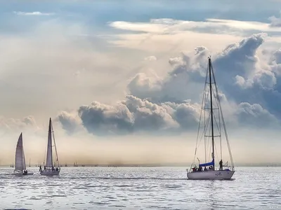 Морской пейзаж с яхтой (53 фото) - 53 фото