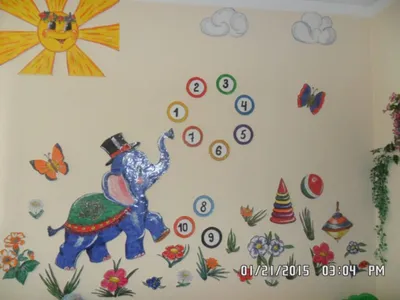 Как украсить стену на Новый год: красивые идеи своими руками, 50 фото  интерьеров разных комнат | ivd.ru