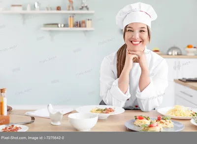 Портрет женщины шеф-повара на кухне :: Стоковая фотография :: Pixel-Shot  Studio