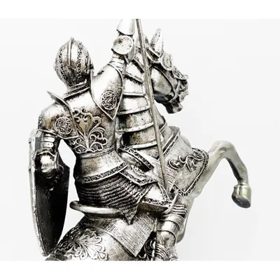 Брутальный рыцарь на коне, рыцарь в…» — создано в Шедевруме
