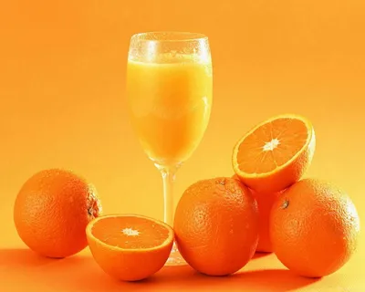 Скачать фотообои для рабочего стола: апельсиновый сок и апельсины, фото,  обои на рабочий стол