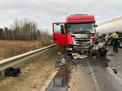 Четверо пострадавших в результате аварии на дороге М-10 в Тверской области  | официальный сайт «Тверские ведомости»