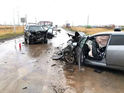 Подробности аварии у Бруслановки: на дороге после столкновения загорелись  грузовики