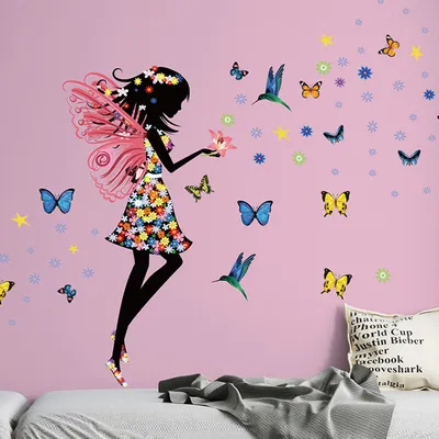 2 Бабочку огней, прикрепленную к стене с розовой фоном Стоковое Фото -  изображение насчитывающей стена, лето: 212485536