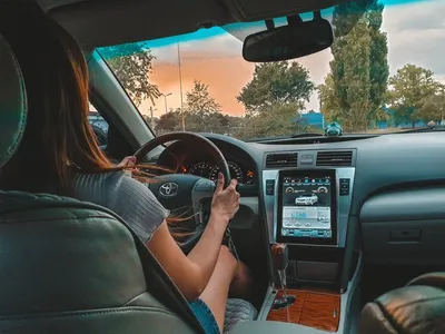 Девушка за рулем авто девушка машина возждение тайота | Бизнес женщины,  Карта желаний, Девушка с автомобилем