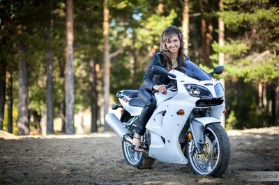 Картинки девушка, мотоцикл, байк - обои 2560x1440, картинка №485649
