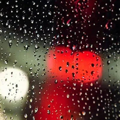 Запачканный дождь на стекле - обо телефона Стоковое Изображение -  изображение насчитывающей холодно, перемещение: 145778851