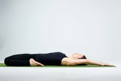Вечерний йога комплекс для сна | YogaStudio.by