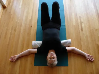 Йога для двоих: 15 Простых асан парной йоги для начинающих, которые помогут  стать ближе