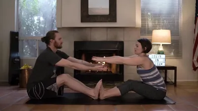 Картинки йога на двоих (45 фото) 🔥 Прикольные картинки и юмор