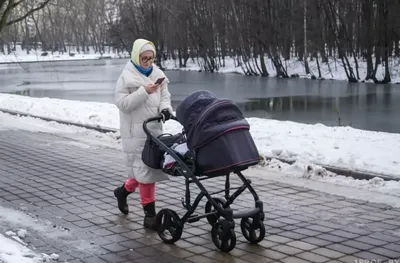 В День заглядывания за спину любопытные открытки 1 февраля