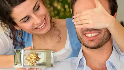 112 идей, что подарить мужу на День Святого Валентина + список подарков и  советы