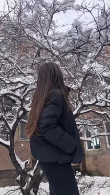 Девушки спиной зимой (32 фото)