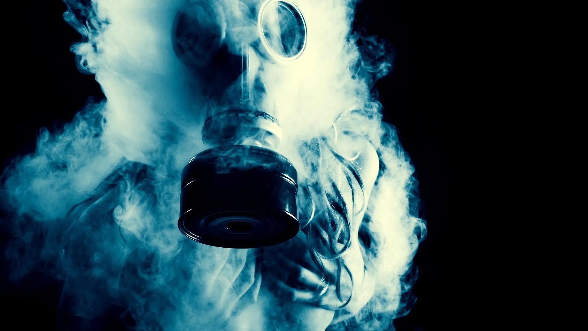 А на небе дым будто никотин. Человек из дыма. Красивый дым. Вейп дым. Кальян противогаз.