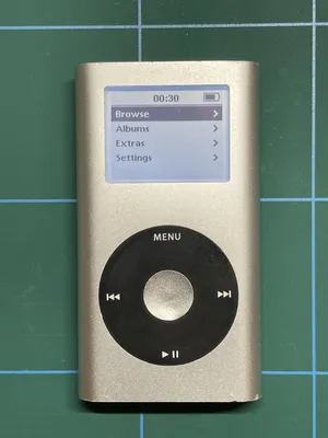 Apple iPod Classic (2001-2005) – Westport Tech Museum