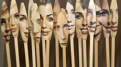 четыре деревянные палочки с женскими лицами, изображение лица на палочках,  палка, картина фон картинки и Фото для бесплатной загрузки