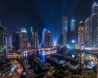 Обои Dubai, UAE Города Дубай (ОАЭ), обои для рабочего стола, фотографии  dubai, uae, города, дубаи , оаэ, uae, панорама, гавань, небоскрёбы, дубай,  ночной, город, здания Обои для рабочего стола, скачать обои картинки