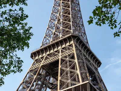 Эйфелева башня в Париже красивая картинка обои для рабочего стола
