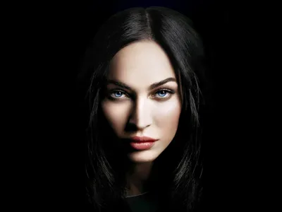 Обои на рабочий стол Портрет Megan Fox / Меган Фокс на черном фоне, обои  для рабочего стола, скачать обои, обои бесплатно