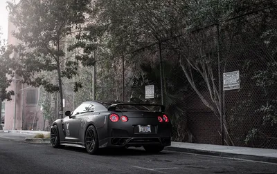 Фотографии Nissan GT-R черная Сзади машины 2560x1612